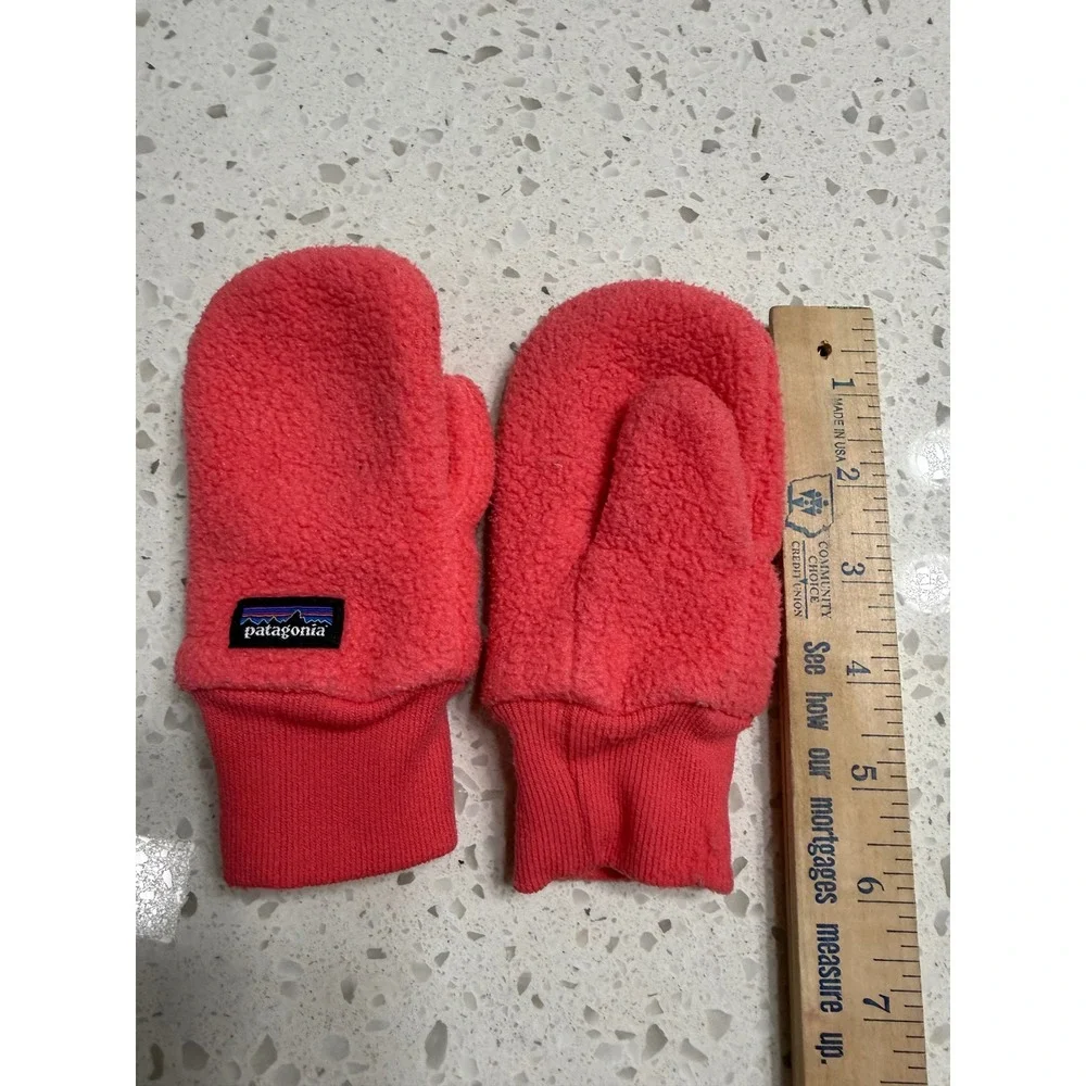 Patagonia Mittens  Coral Pink Fleece Synchilla 12-24M GUC Winter Snow Play